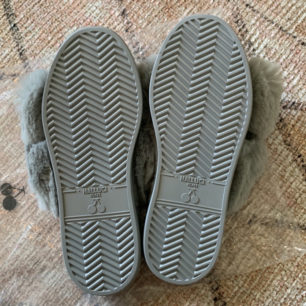 Halluci slippers - Picture 2 of 2